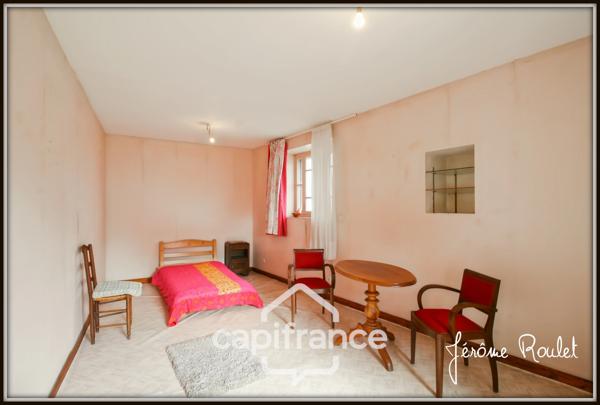 Maison en pierre à vendre 5 pièces 3 chambres Dépendances Terrain 1,5 ha Champigny-En-Rochereau (86)