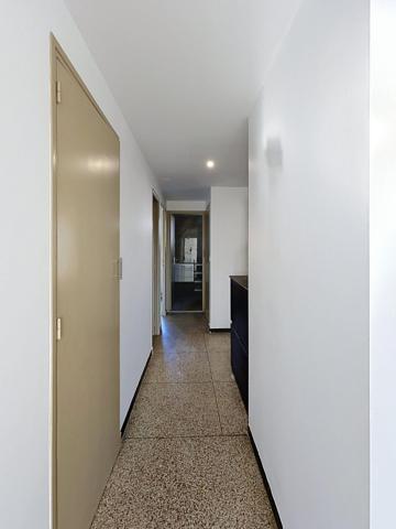 Manosque centre-ville – Lumineux appartement traversant de 78 m² entièrement rénové, avec balcon-terrasse, sans vis-à-vis et parking sécurisé.