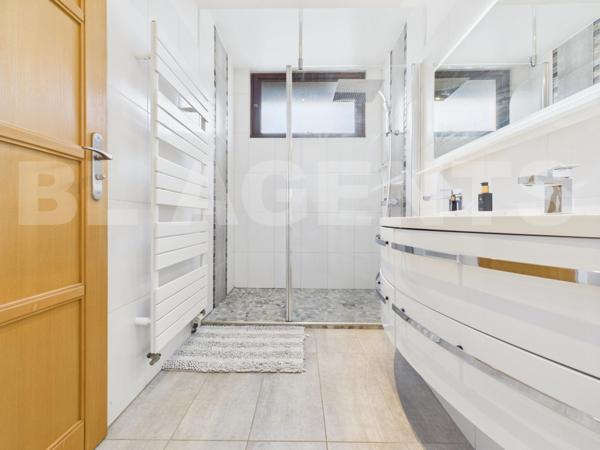 MAISON FAMILIALE EN TRES BON ETAT