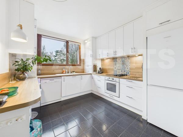 MAISON FAMILIALE EN TRES BON ETAT