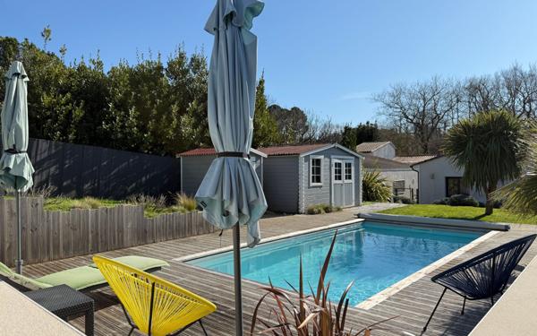 Maison à vendre    4 pièces •  Saint-Augustin