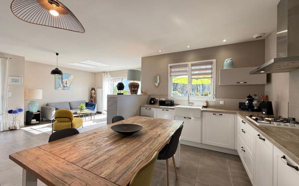 Maison à vendre    4 pièces •  Saint-Augustin