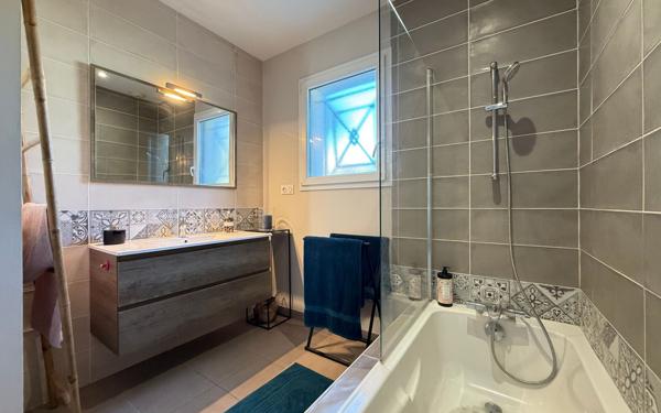 Maison à vendre    4 pièces •  Saint-Augustin