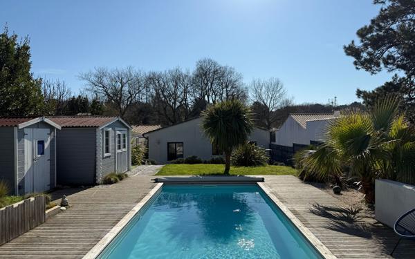 Maison à vendre    4 pièces •  Saint-Augustin