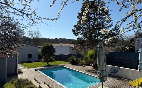 Maison à vendre    4 pièces •  Saint-Augustin