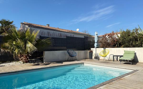 Maison à vendre    4 pièces •  Saint-Augustin