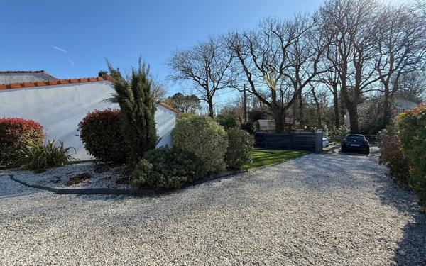 Maison à vendre    4 pièces •  Saint-Augustin