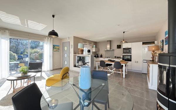 Maison à vendre    4 pièces •  Saint-Augustin