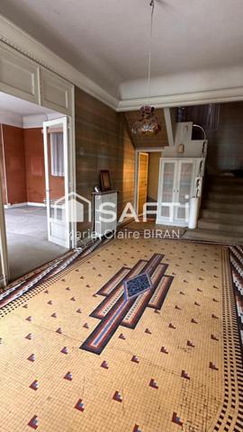 A VENDRE PROPRIÉTÉ À RENOVER À LA VARENNE