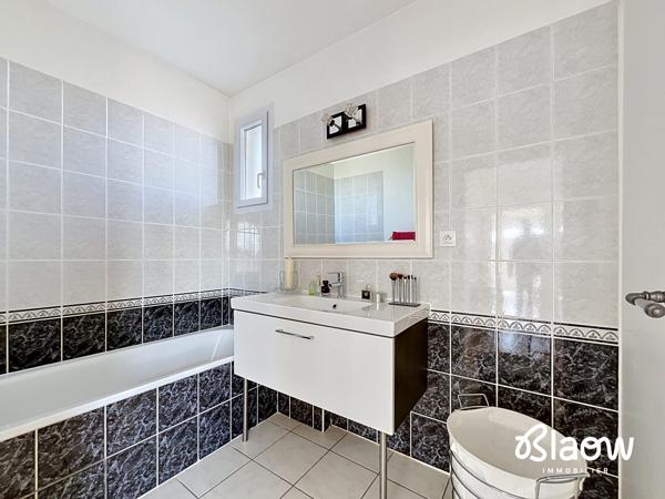 Appartement T3 toit-terrasse à vendre à Meyzieu