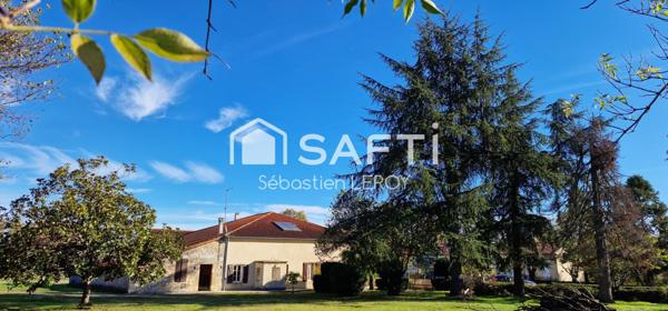 Grande maison familiale avec dépendances.