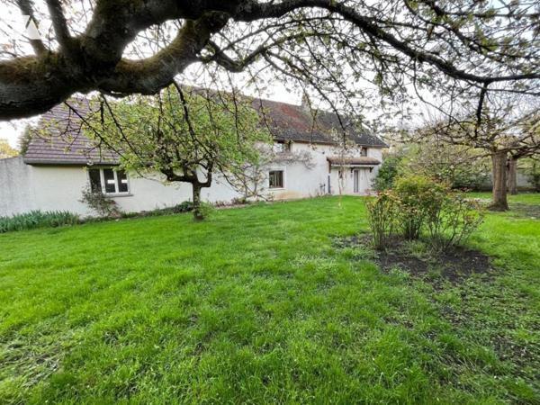 BEAUNE à 6,5 kms maison au calme sur env 2200 m² de terrain