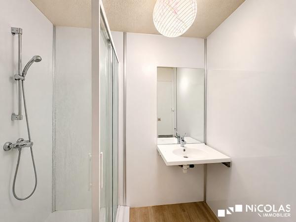 T2 AVEC BALCON ET PARKING – BORDEAUX JARDIN PUBLIC / CROIX-DE-SEGUEY
