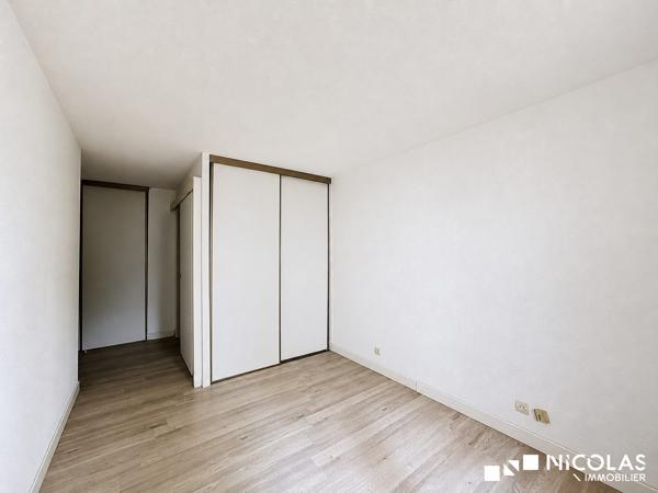 T2 AVEC BALCON ET PARKING – BORDEAUX JARDIN PUBLIC / CROIX-DE-SEGUEY