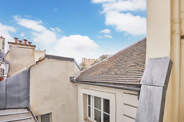 A vendre - Appartement  - Paris 75004 - Proche Place des Vosges