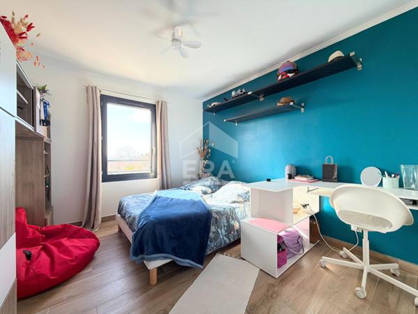 A VENDRE 84120 PERTUIS MAISON TYPE 7 PIECES DE 146 M² AVEC JARDIN, PISCINE ET GARAGE.