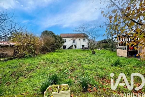Maison à vendre 5 pièces 145 m² Villebois-Lavalette