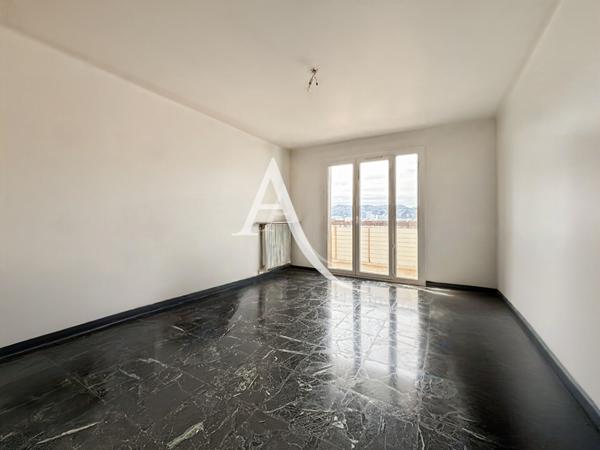 A VENDRE Appartement T3 de 62 m² dernier étage avec deux terrasses 13010 Marseille