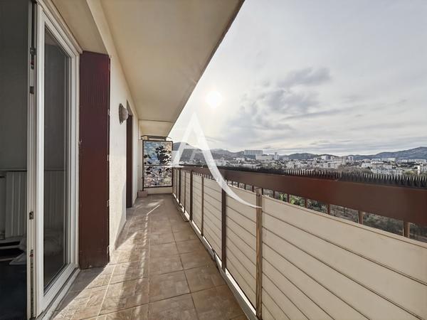 A VENDRE Appartement T3 de 62 m² dernier étage avec deux terrasses 13010 Marseille