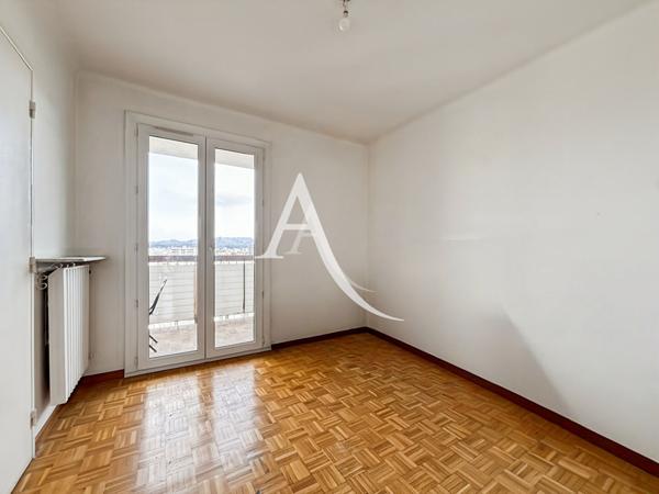 A VENDRE Appartement T3 de 62 m² dernier étage avec deux terrasses 13010 Marseille