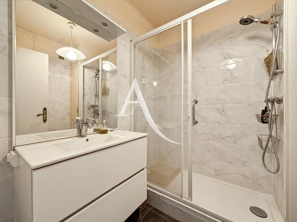 A VENDRE Appartement T3 de 62 m² dernier étage avec deux terrasses 13010 Marseille