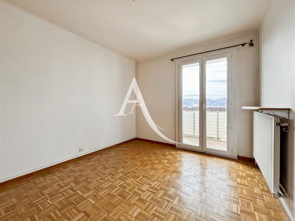 A VENDRE Appartement T3 de 62 m² dernier étage avec deux terrasses 13010 Marseille