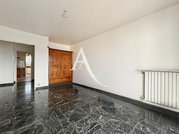 A VENDRE Appartement T3 de 62 m² dernier étage avec deux terrasses 13010 Marseille