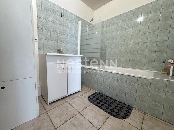 Appartement F4-F5 de 110 m2 avec box en sous-sol et ascenseurs - Etampes, centre-ville