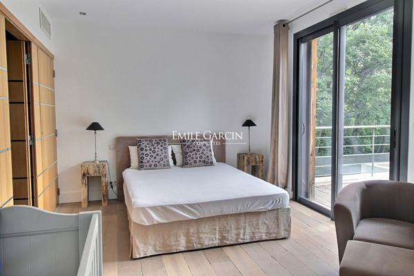 A vendre - Maison contemporaine et son parc arboré - Villeneuve Les Avignon