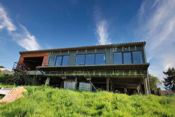 Maison  piéces sur les hauteur de LA REOLE (33)