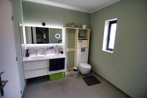 Maison  piéces sur les hauteur de LA REOLE (33)