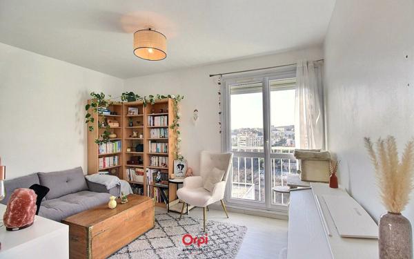 Appartement à vendre    4 pièces • 80,90 m2 Marseille 11