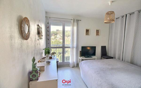 Appartement à vendre    4 pièces • 80,90 m2 Marseille 11