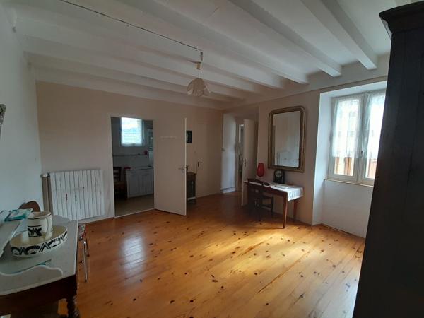 Montmaur-en-Diois (26150) NOUVELLE BAISSE DE PRIX MONTMAUR-EN-DIOIS/ BELLE MAISON DE VILLAGE EN PIERRES ( proche de Die et Chatillon en