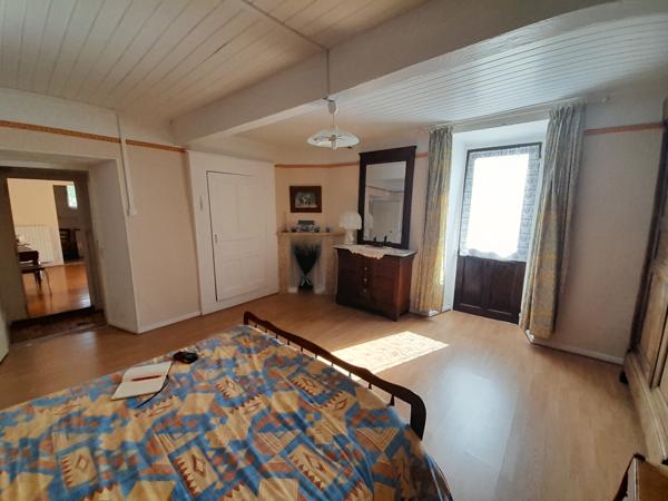 Montmaur-en-Diois (26150) NOUVELLE BAISSE DE PRIX MONTMAUR-EN-DIOIS/ BELLE MAISON DE VILLAGE EN PIERRES ( proche de Die et Chatillon en