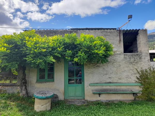 Montmaur-en-Diois (26150) NOUVELLE BAISSE DE PRIX MONTMAUR-EN-DIOIS/ BELLE MAISON DE VILLAGE EN PIERRES ( proche de Die et Chatillon en