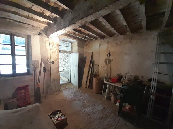 Montmaur-en-Diois (26150) NOUVELLE BAISSE DE PRIX MONTMAUR-EN-DIOIS/ BELLE MAISON DE VILLAGE EN PIERRES ( proche de Die et Chatillon en