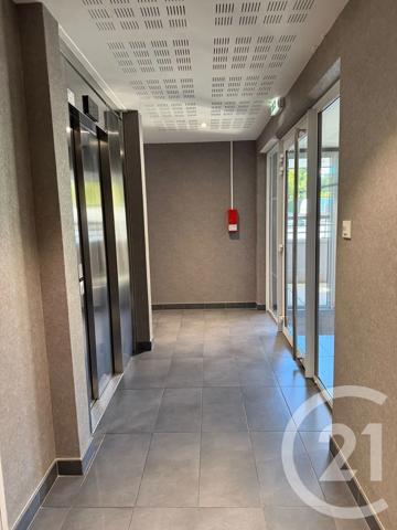 Appartement F3 à vendre  3 pièces - 57 m 2   VANNES  - 56