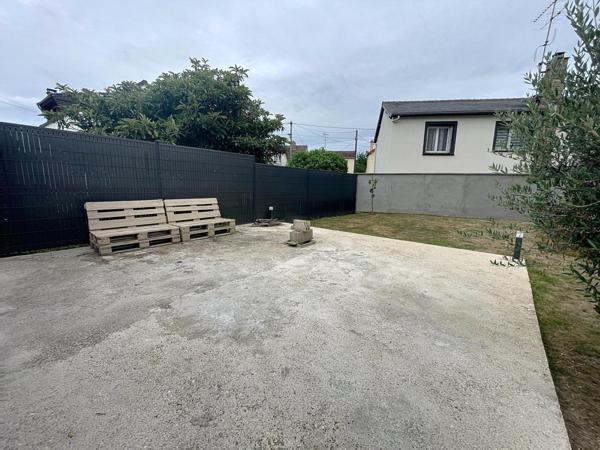 MAISON INDIVIDUELLE DE 2020 (91 M2) A VILLENEUVE-LE-ROI  - DPE C - 273 M2 DE TERRAIN