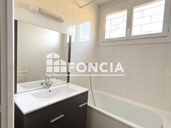 Location Appartement 3 pièces 59.89 m² - RESIDENCE LE CHAMBORD Voiron 38500