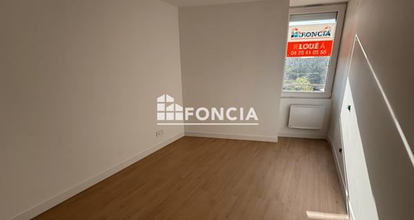 Location Appartement 4 pièces 90 m² - Soyons 07130