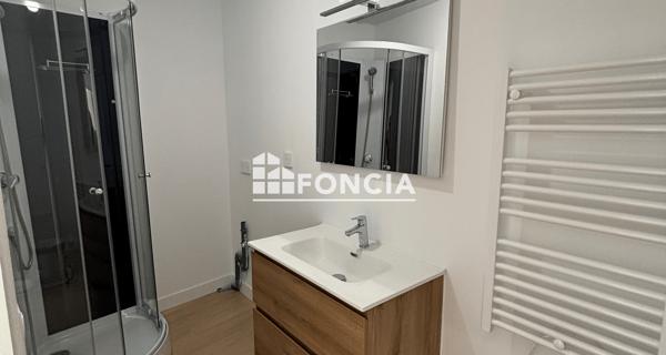 Location Appartement 4 pièces 90 m² - Soyons 07130