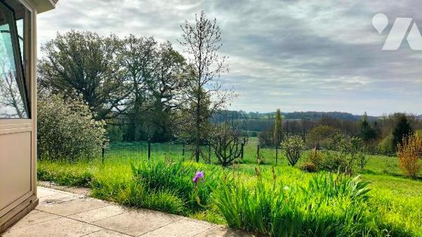 L'Office vous propose cette maison récente de plain pied disposant d'une très belle vue dégagée.