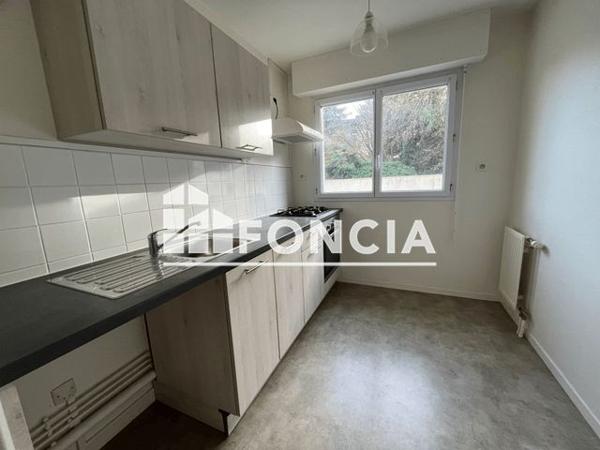 Location Appartement 2 pièces 42.8 m² - 96 RUE ANDRE SAGET Laval 53000