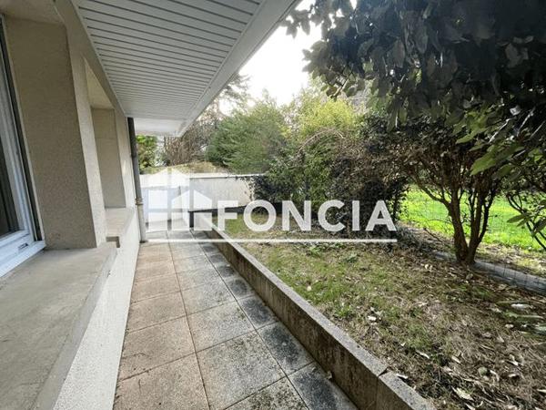 Location Appartement 2 pièces 42.8 m² - 96 RUE ANDRE SAGET Laval 53000