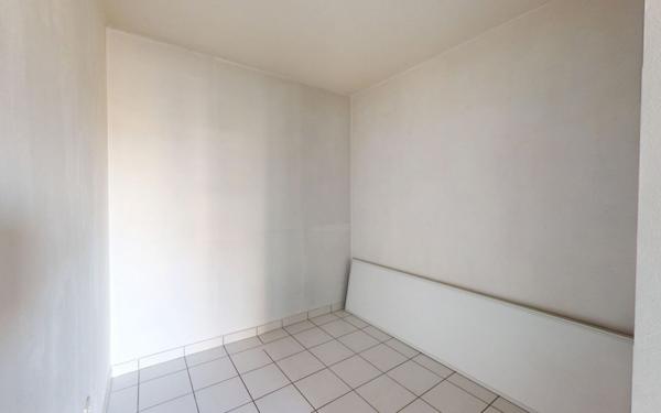 Appartement à vendre    1 pièce • 21,01 m2 Vaulx-en-Velin