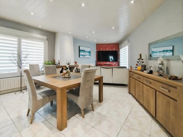 EXCLUSIVITÉ – 02100 Neuville Saint-Amand- Maison individuelle 130m2 sans mitoyenneté- 3 chambres – garage- cour avec jardinet