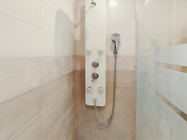 EXCLUSIVITÉ – 02100 Neuville Saint-Amand- Maison individuelle 130m2 sans mitoyenneté- 3 chambres – garage- cour avec jardinet