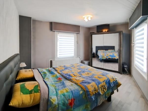 EXCLUSIVITÉ – 02100 Neuville Saint-Amand- Maison individuelle 130m2 sans mitoyenneté- 3 chambres – garage- cour avec jardinet