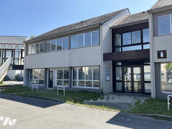 PLOEMEUR - BOURG - Locaux professionnels de 365m²